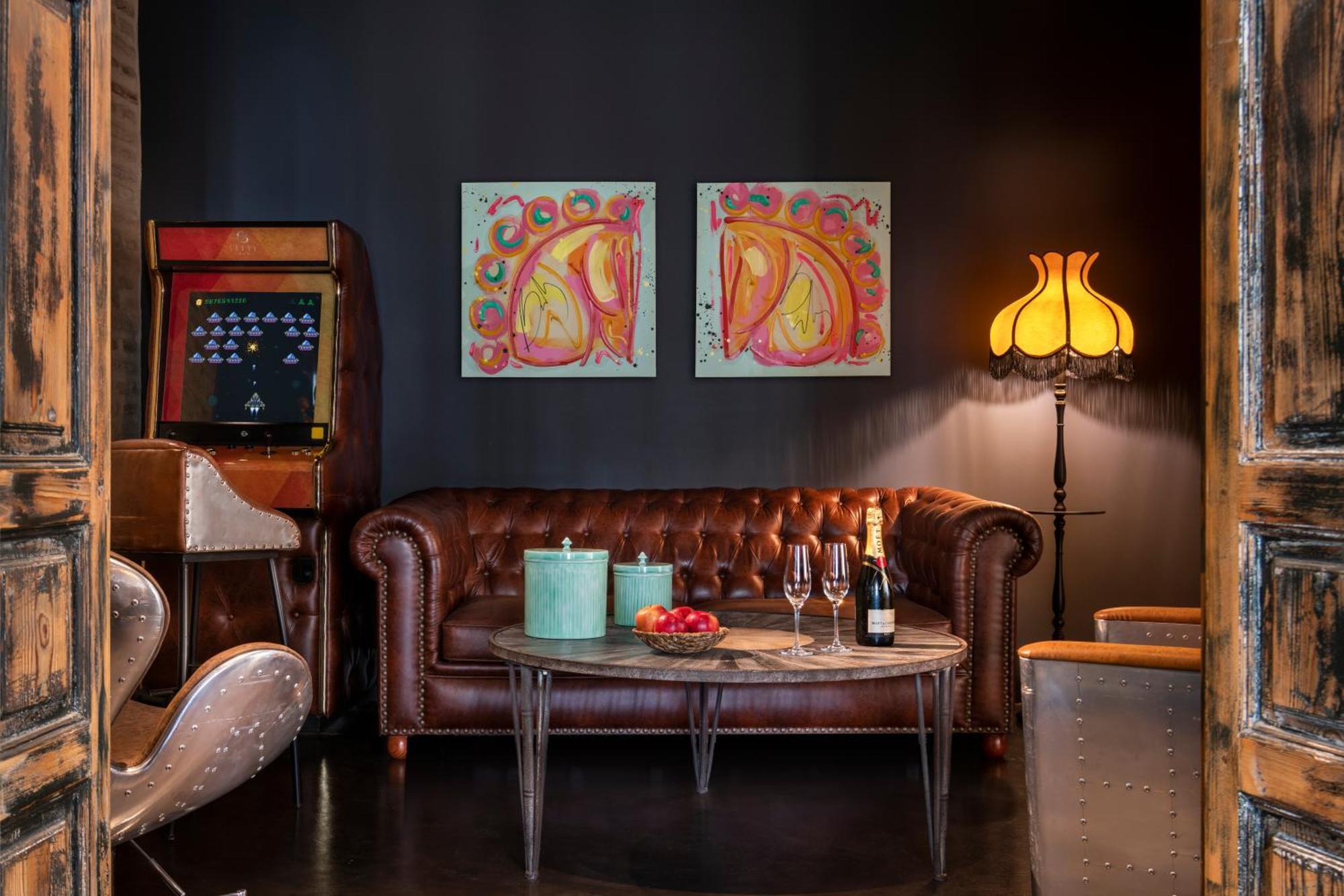 Hotel Lobby Севілья Екстер'єр фото The interior of the tasting room at the winery